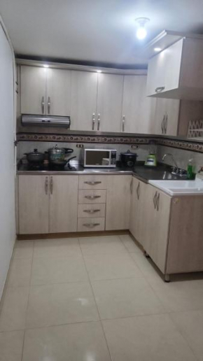 Habitación en Apartamento Semi-campestre cerca a Universidad San Buenaventura